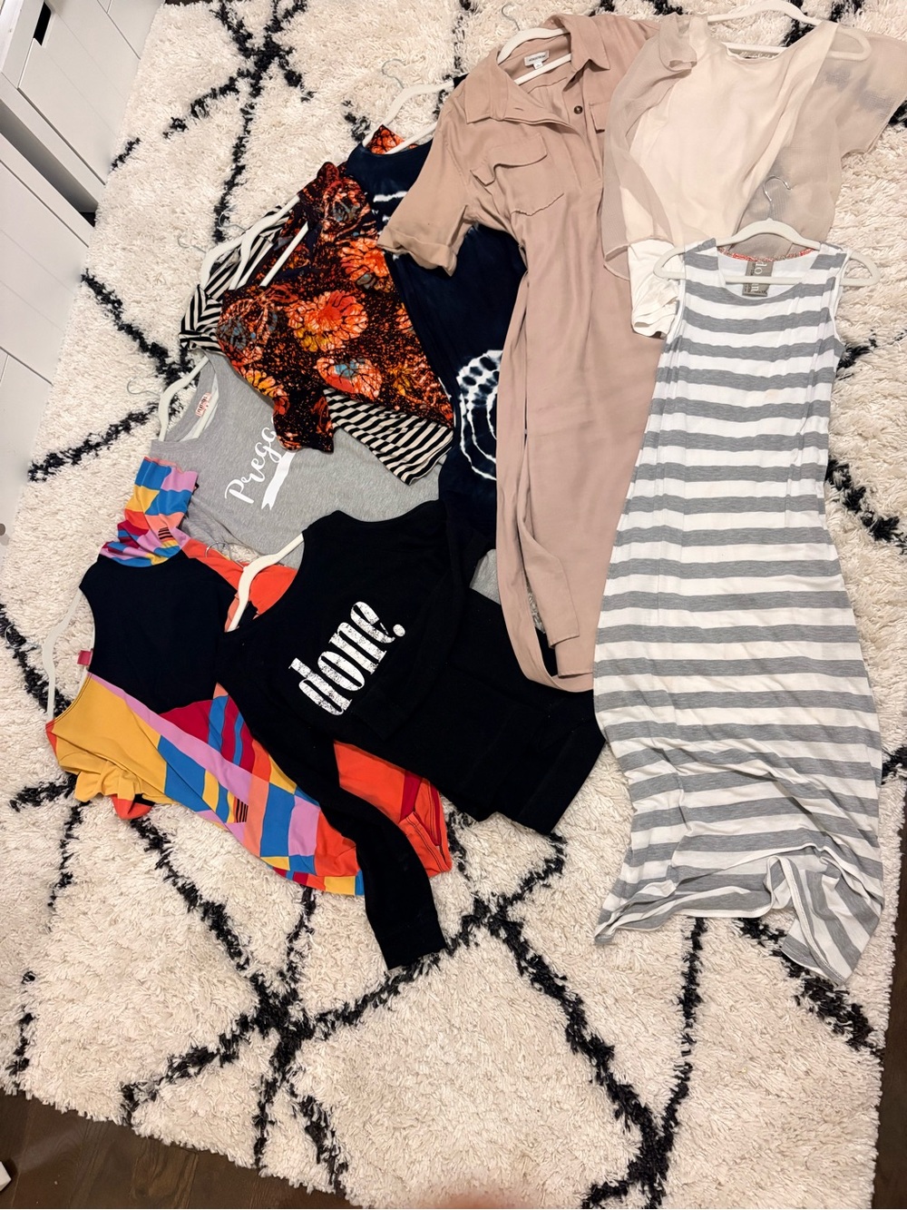 ****HOLDING****Maternity dresses and tops lot mixed size Small - M - Large 10pcs
